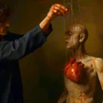 كيف تتاجر بعواطف الناس حتى تسيطر عليهم؟